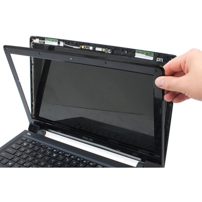 Remplacement dalle pc portable type 15.3"